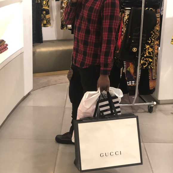 Meet the Posher - Picture 1 of 5